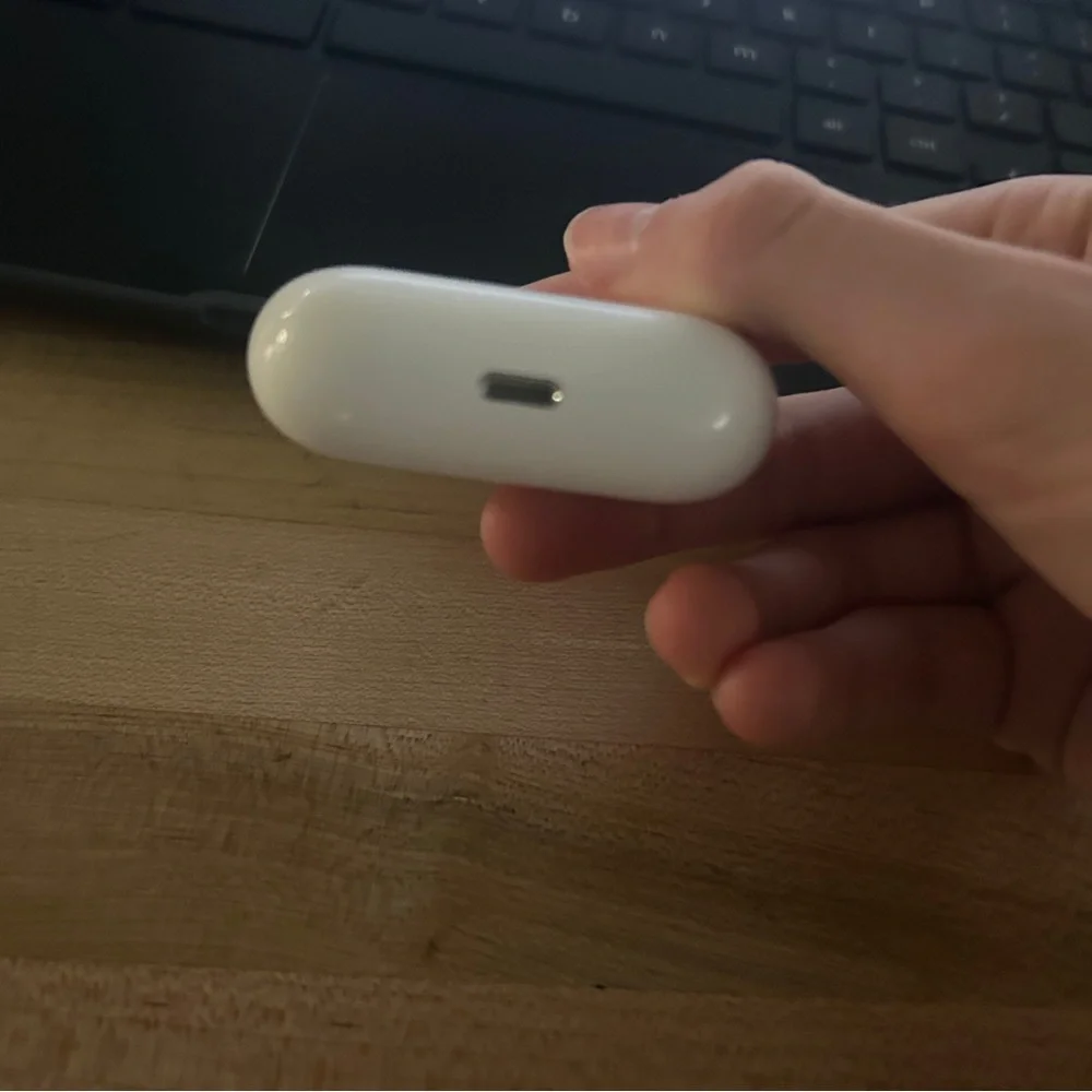 Apple White True Wireless Earbuds with Charging Case